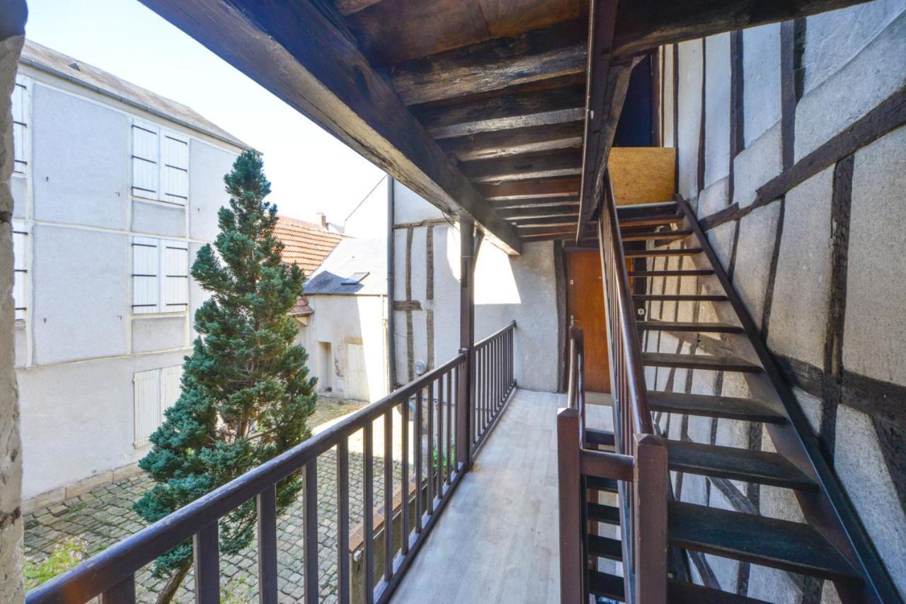 Fly Away Apartment Bourges Luaran gambar